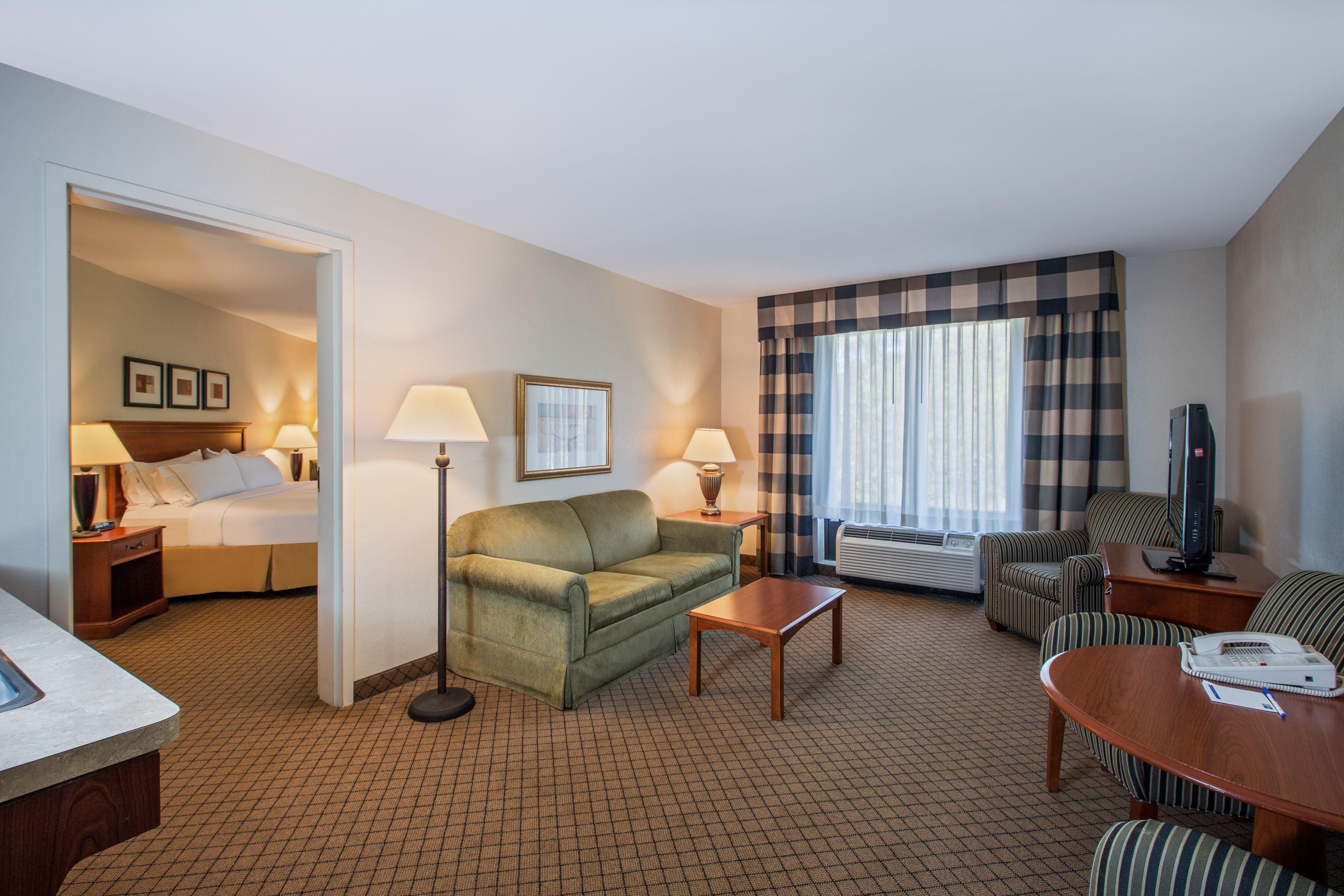 Holiday Inn Express Hotel & Suites Jackson - Flowood By Ihg Exterior photo